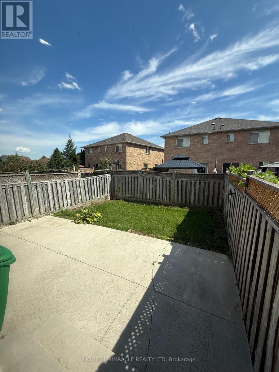 Photo 13 of 19 Garibaldi Drive, Brampton ON