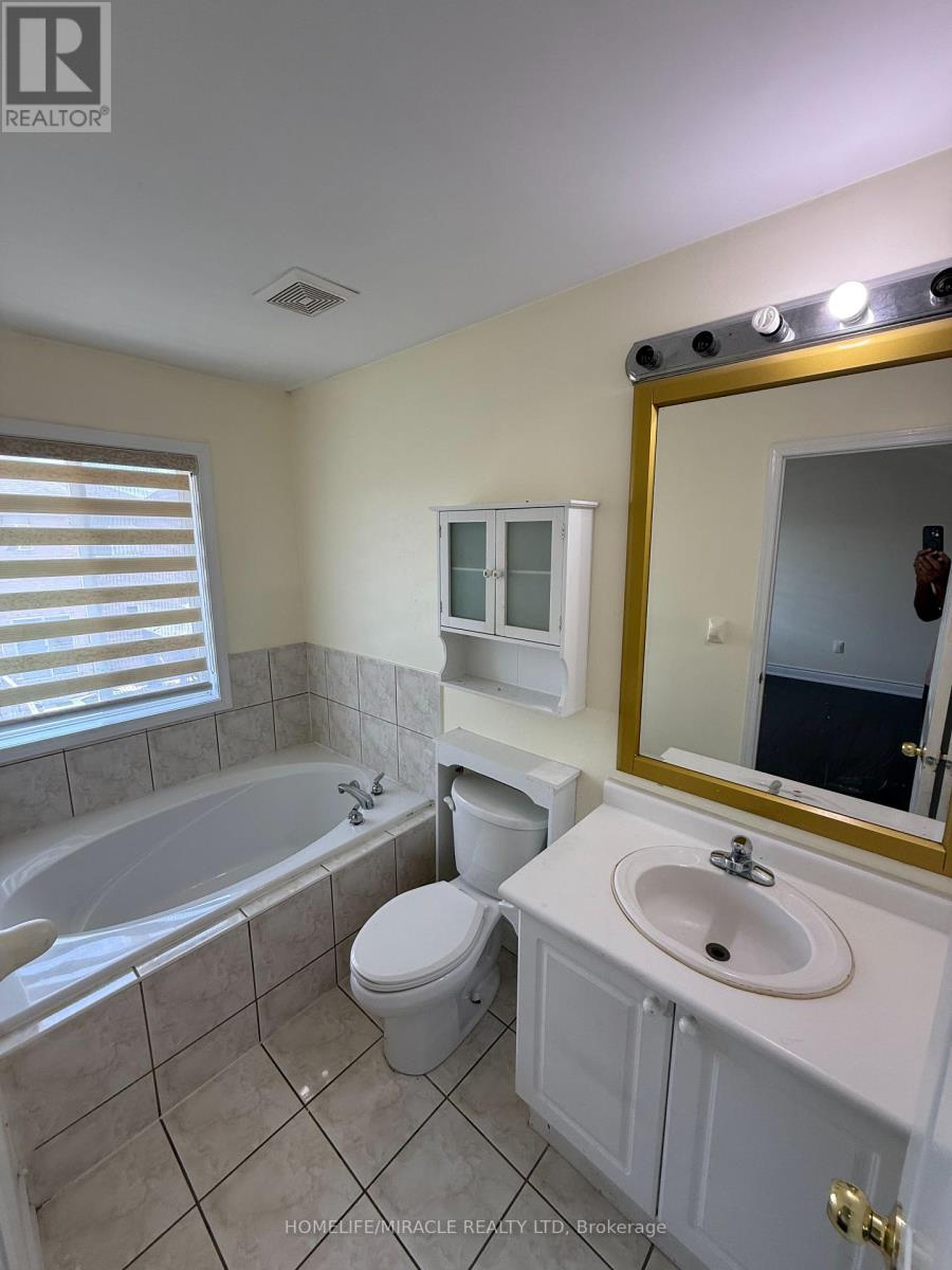 Photo 16 of 19 Garibaldi Drive, Brampton ON