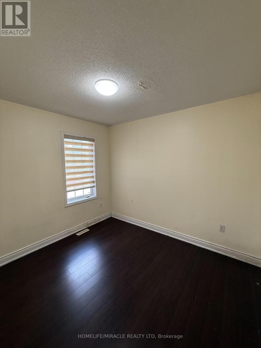 Photo 18 of 19 Garibaldi Drive, Brampton ON