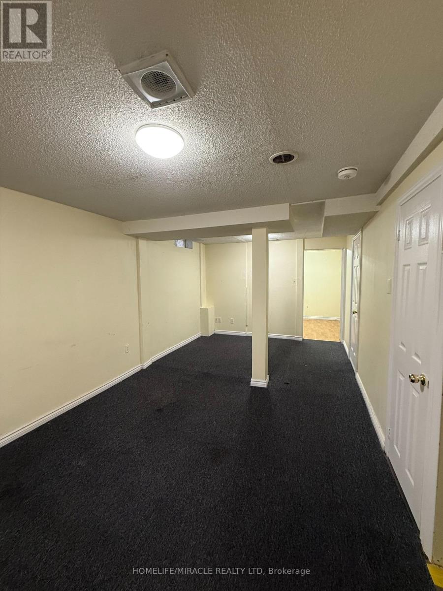 Photo 21 of 19 Garibaldi Drive, Brampton ON