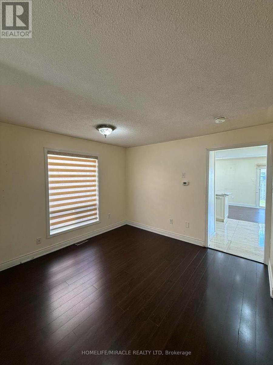 Photo 8 of 19 Garibaldi Drive, Brampton ON