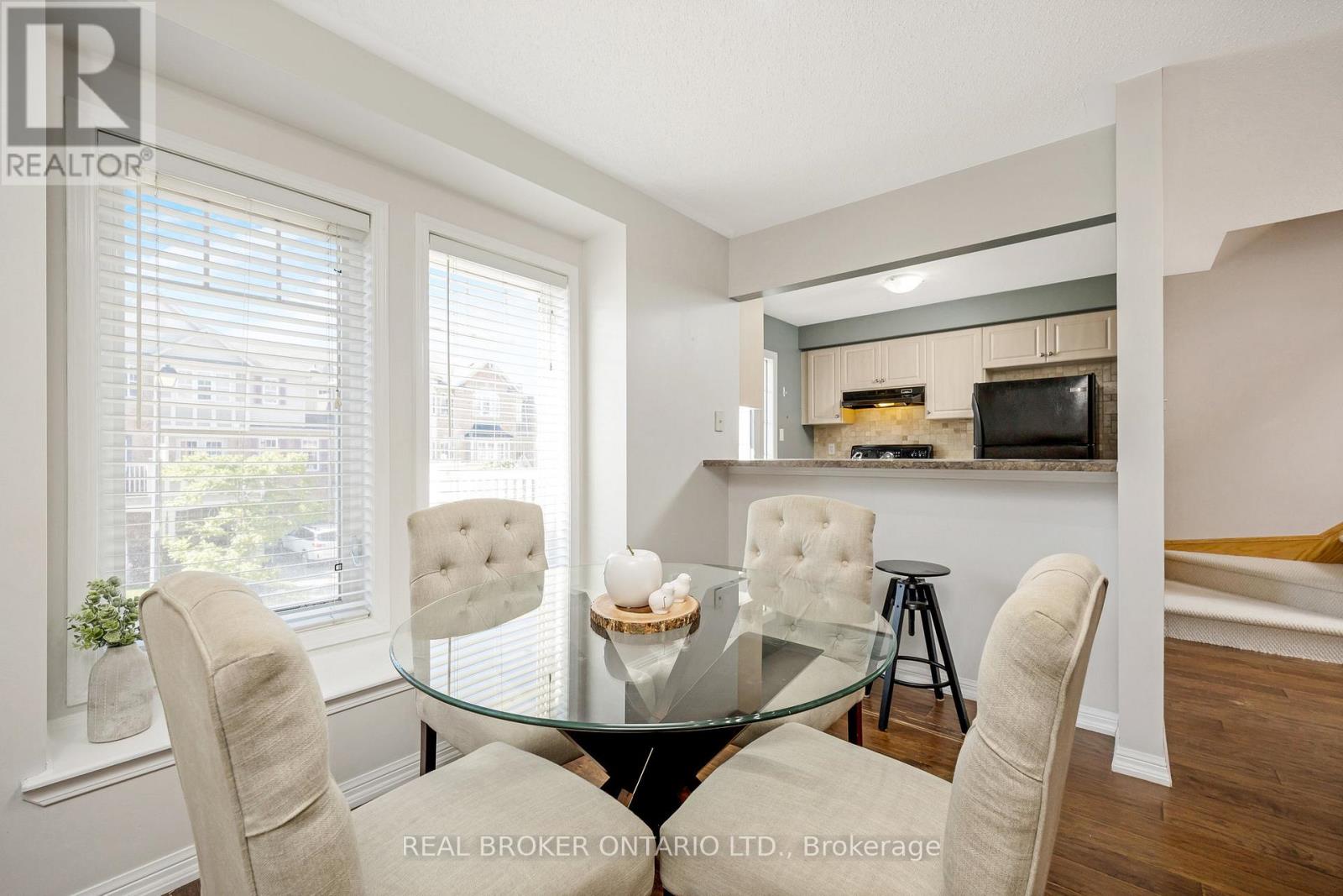 Photo 11 of 879 Willingdon Crescent, Milton ON