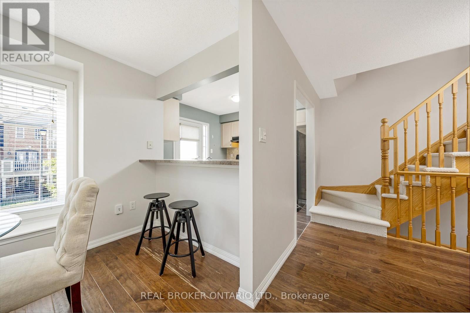 Photo 13 of 879 Willingdon Crescent, Milton ON
