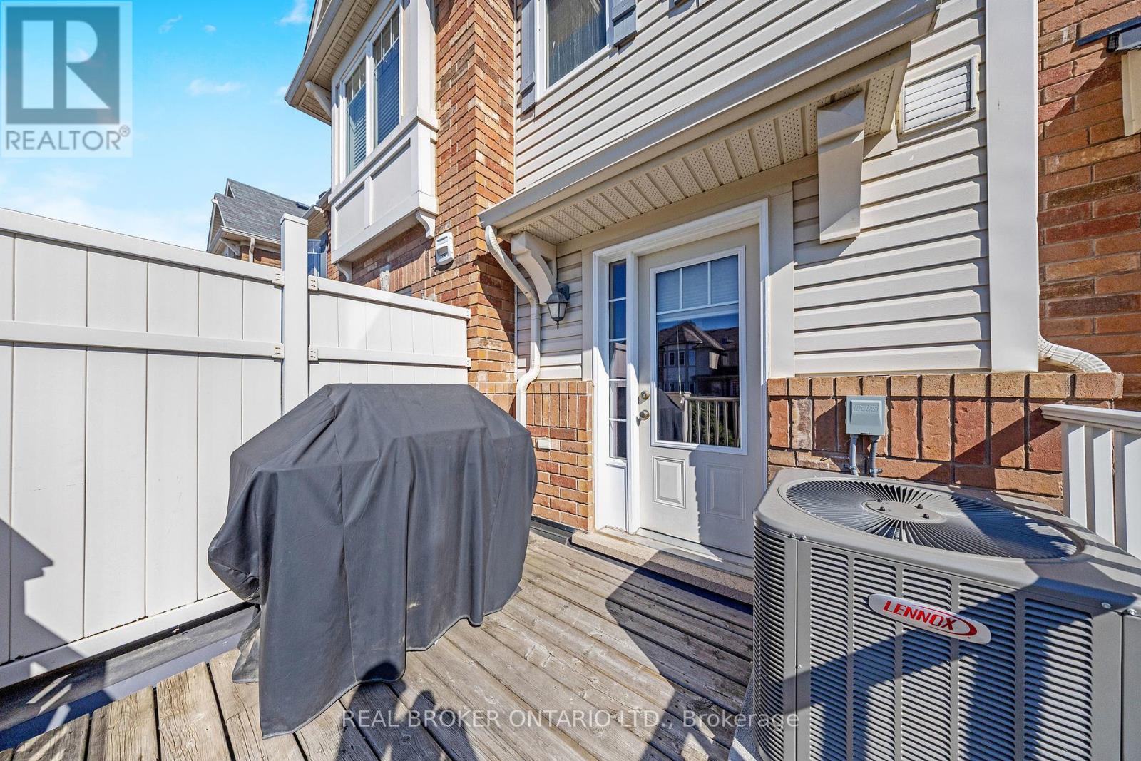 Photo 19 of 879 Willingdon Crescent, Milton ON