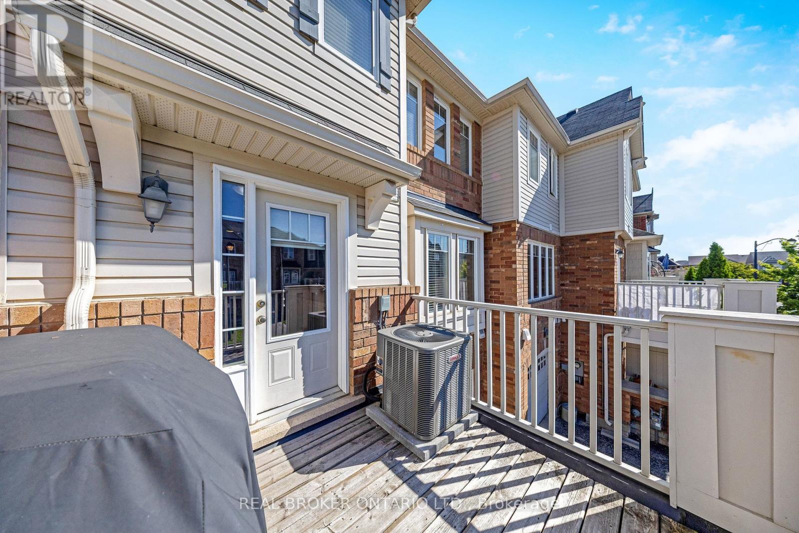 Photo 20 of 879 Willingdon Crescent, Milton ON
