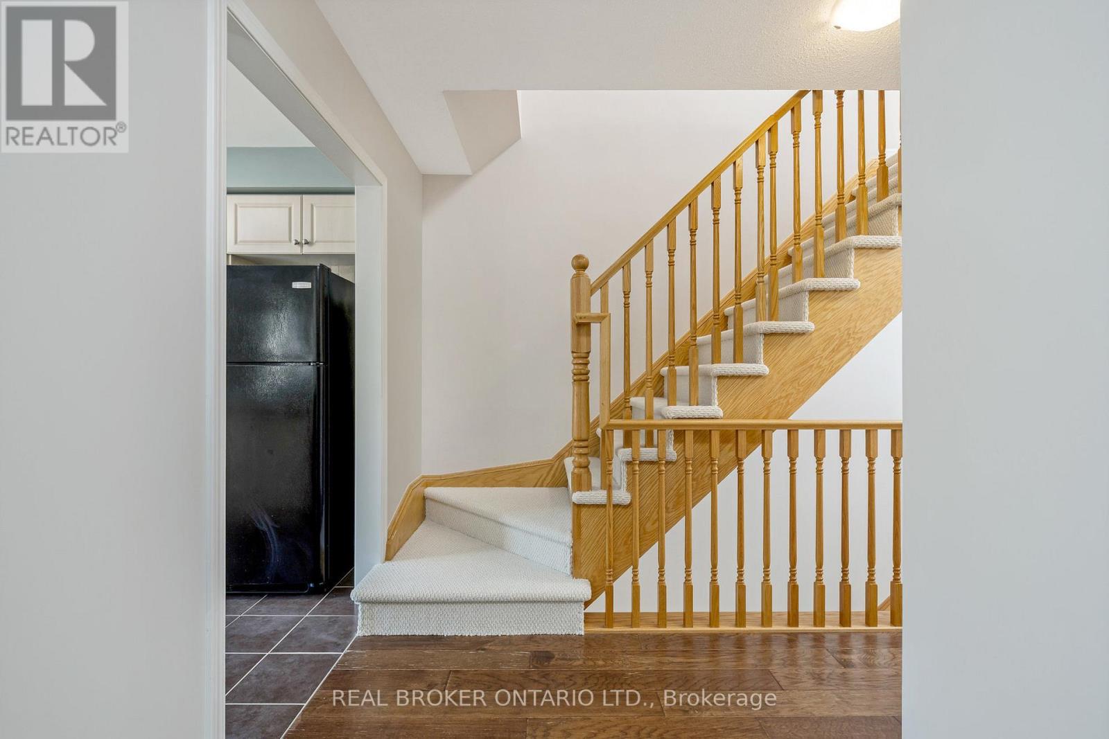 Photo 22 of 879 Willingdon Crescent, Milton ON