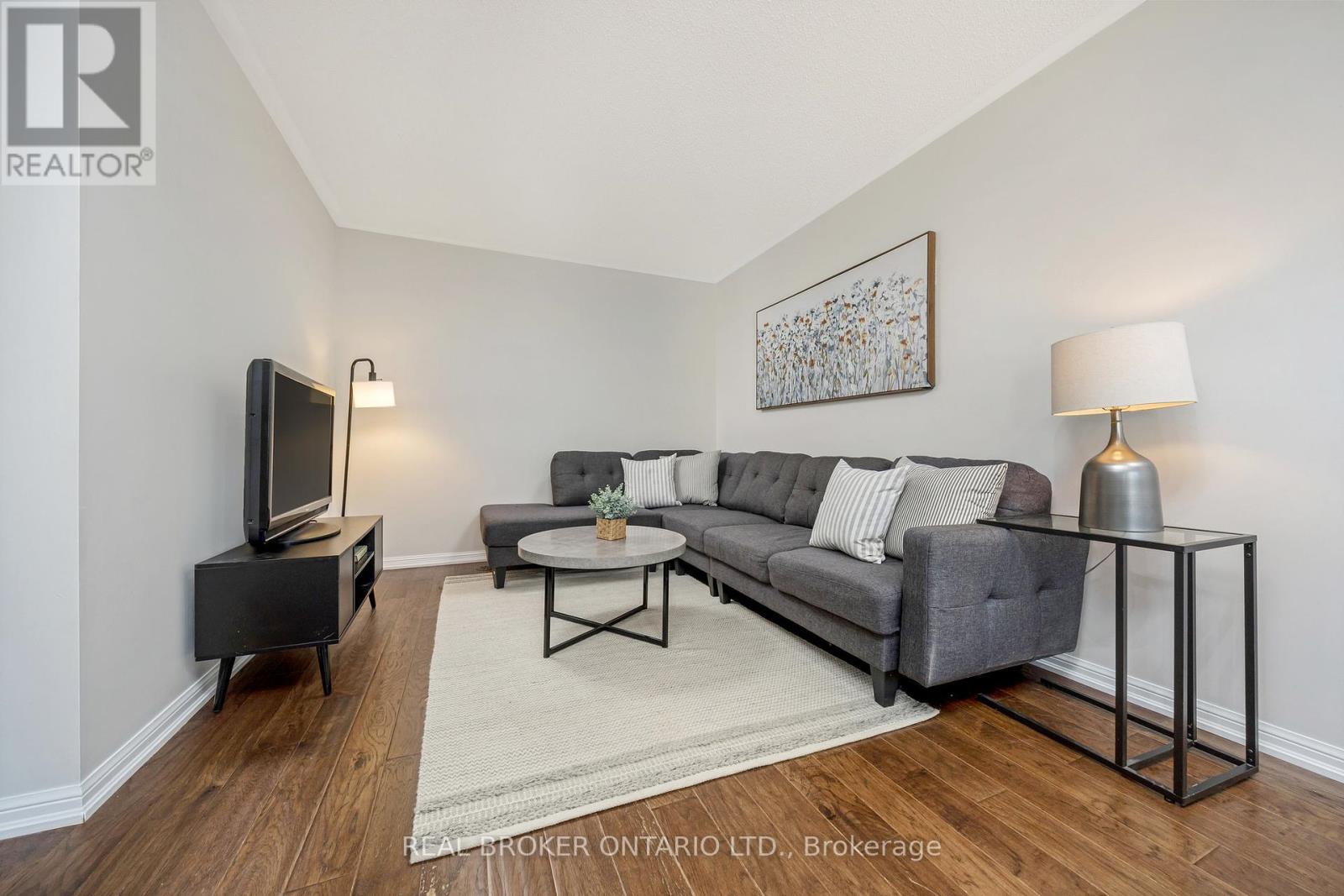 Photo 6 of 879 Willingdon Crescent, Milton ON
