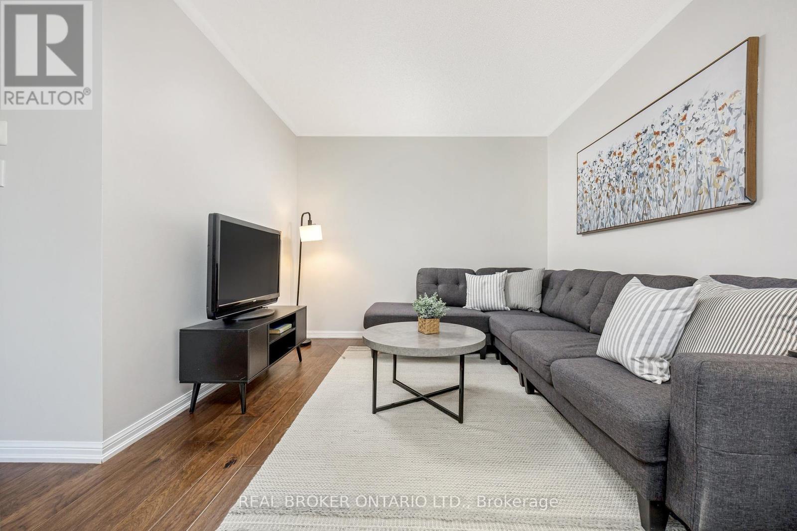 Photo 7 of 879 Willingdon Crescent, Milton ON