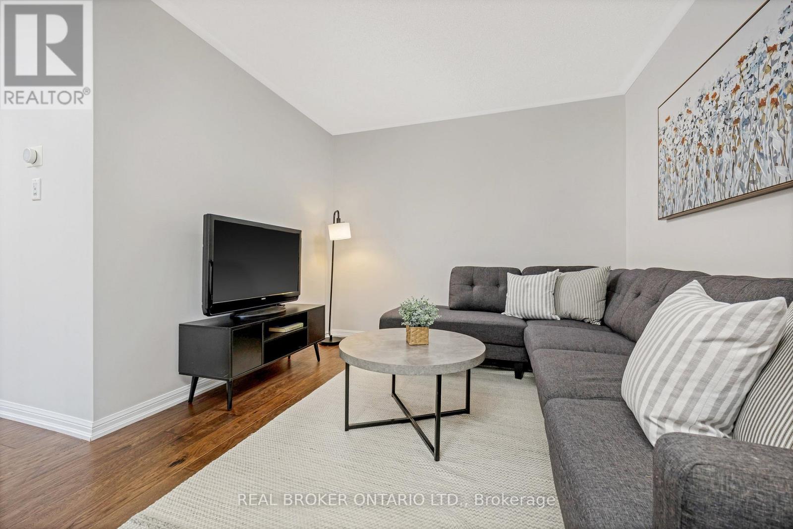 Photo 8 of 879 Willingdon Crescent, Milton ON
