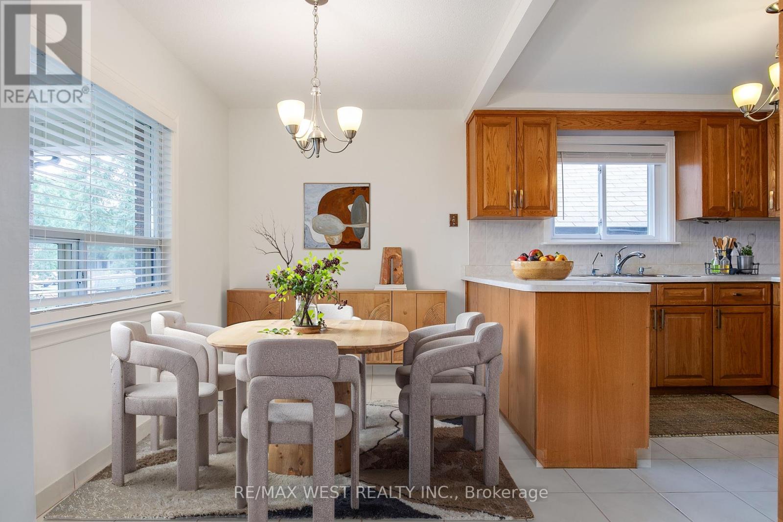 Photo 14 of 50 Larchmere Avenue, Toronto ON