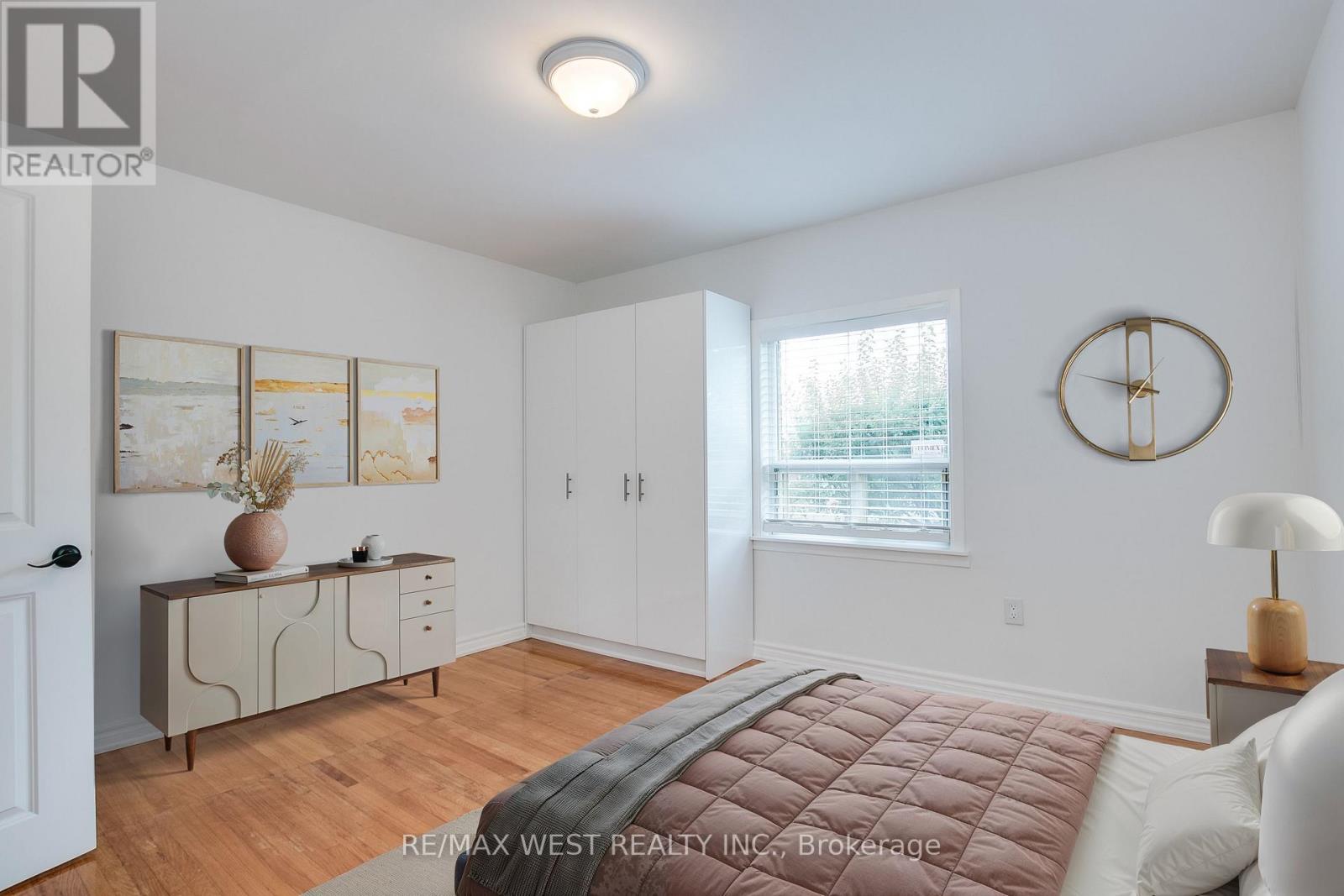 Photo 18 of 50 Larchmere Avenue, Toronto ON