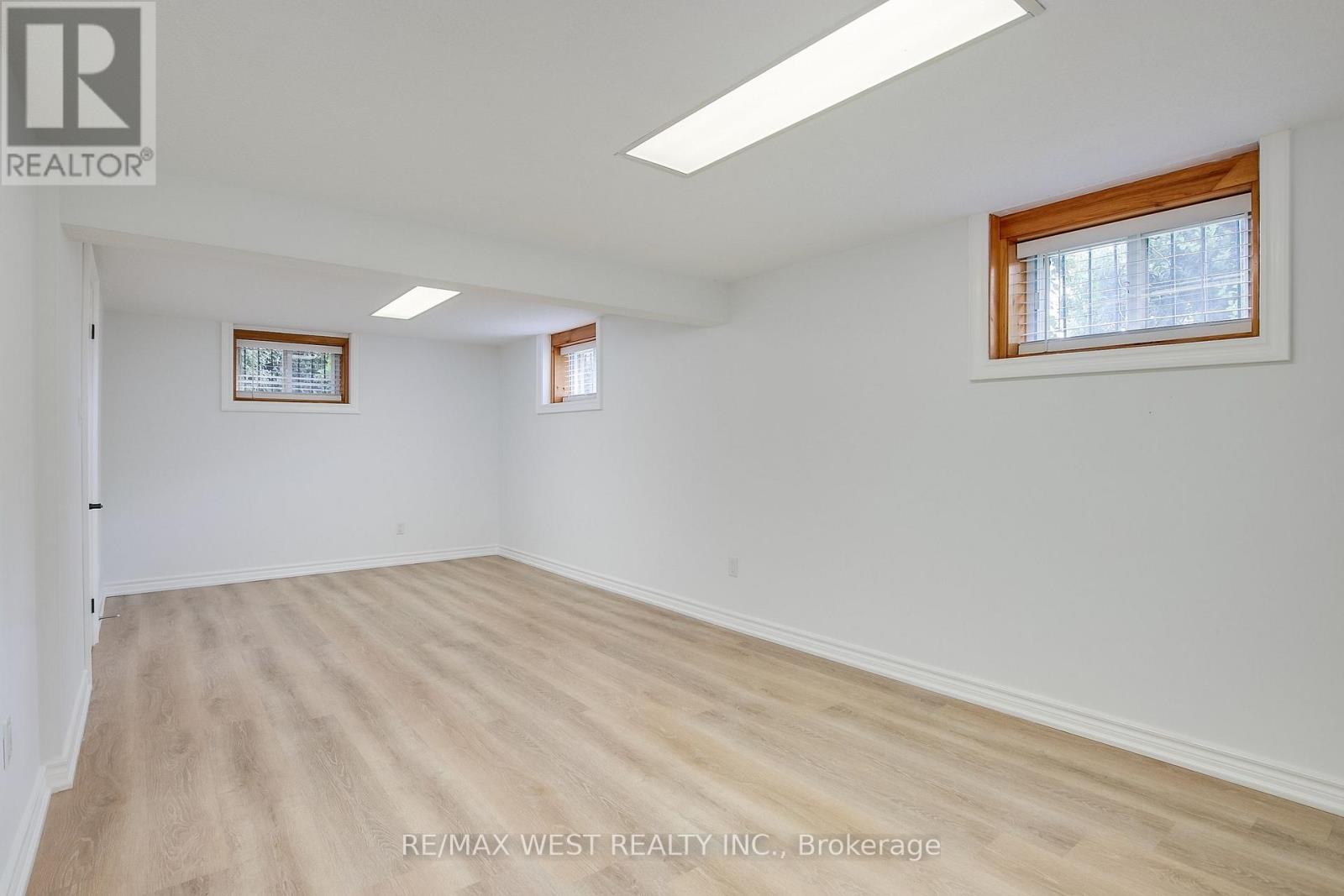 Photo 30 of 50 Larchmere Avenue, Toronto ON