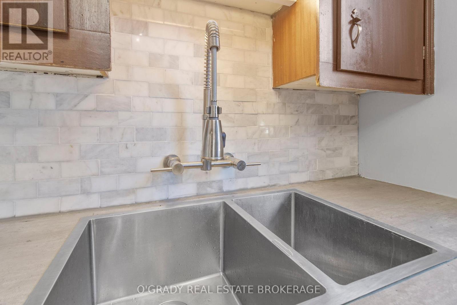 Photo 11 of 573 Edward Street, Prescott ON