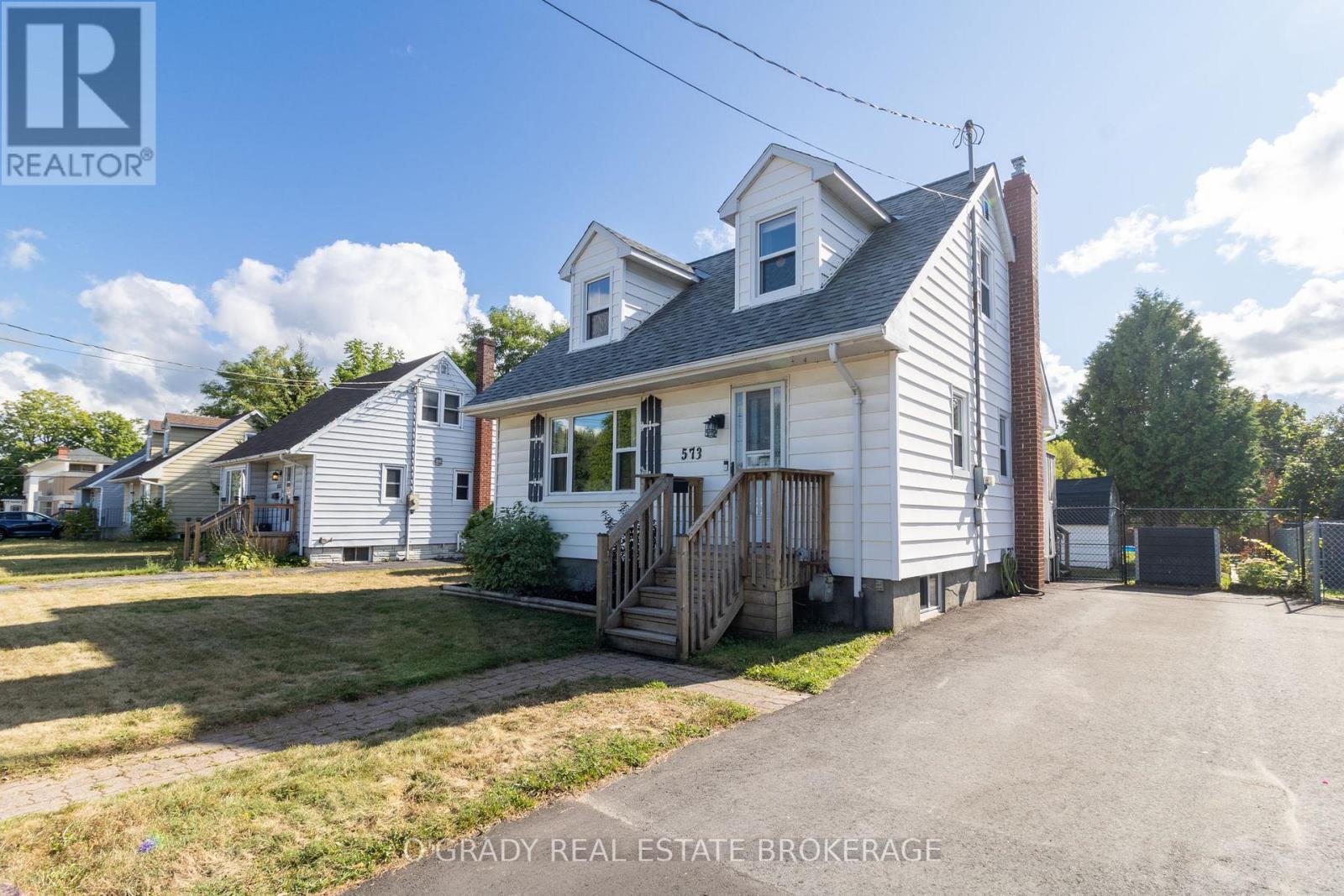 Photo 2 of 573 Edward Street, Prescott ON