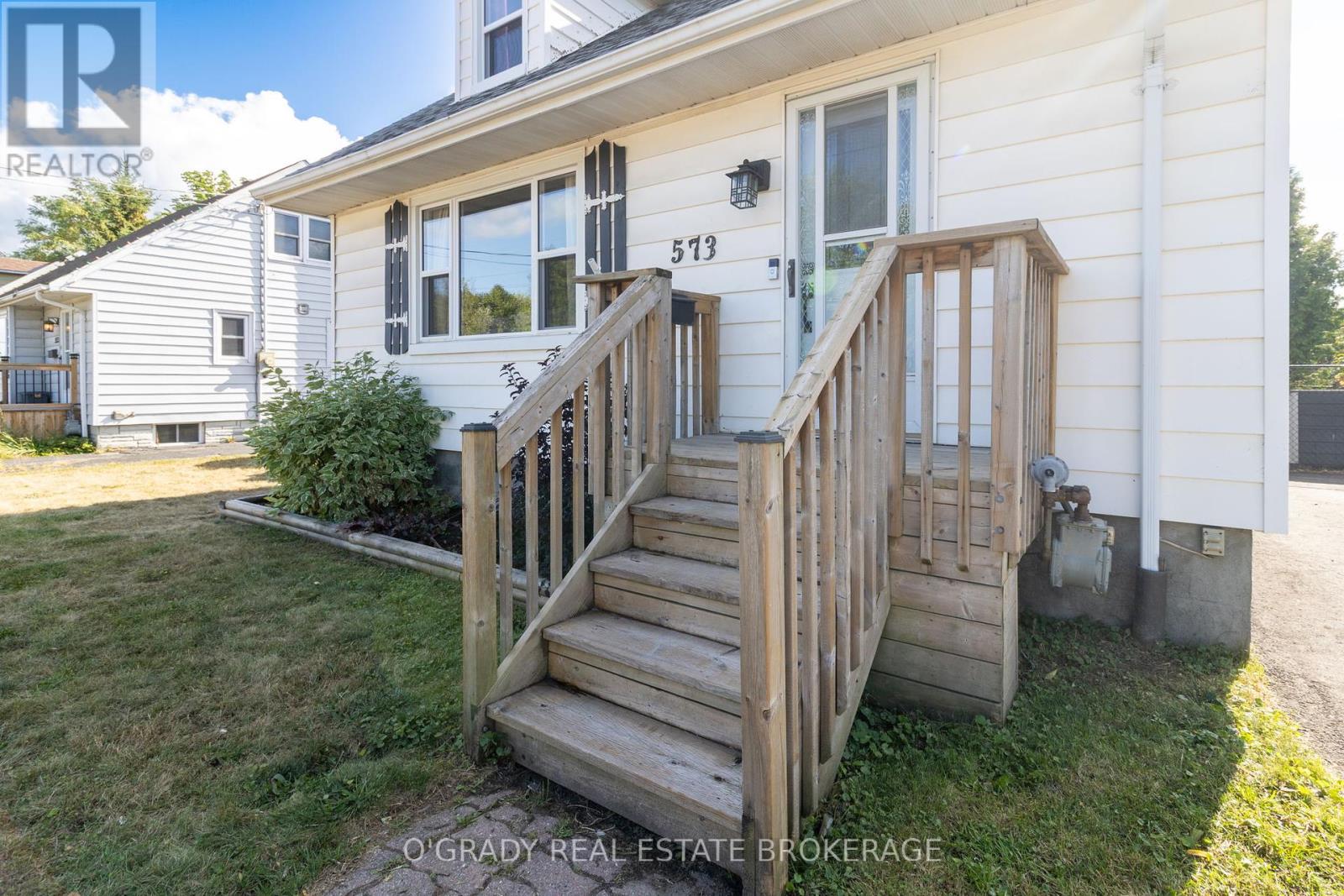 Photo 6 of 573 Edward Street, Prescott ON