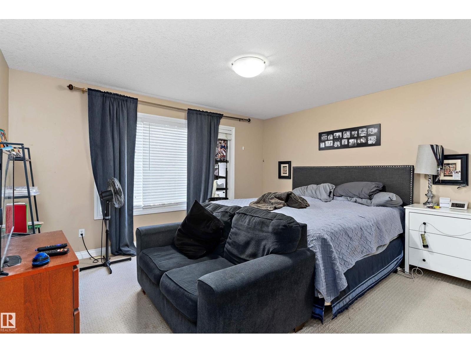 Photo 10 of 10924 92 St Nw Nw, Edmonton AB