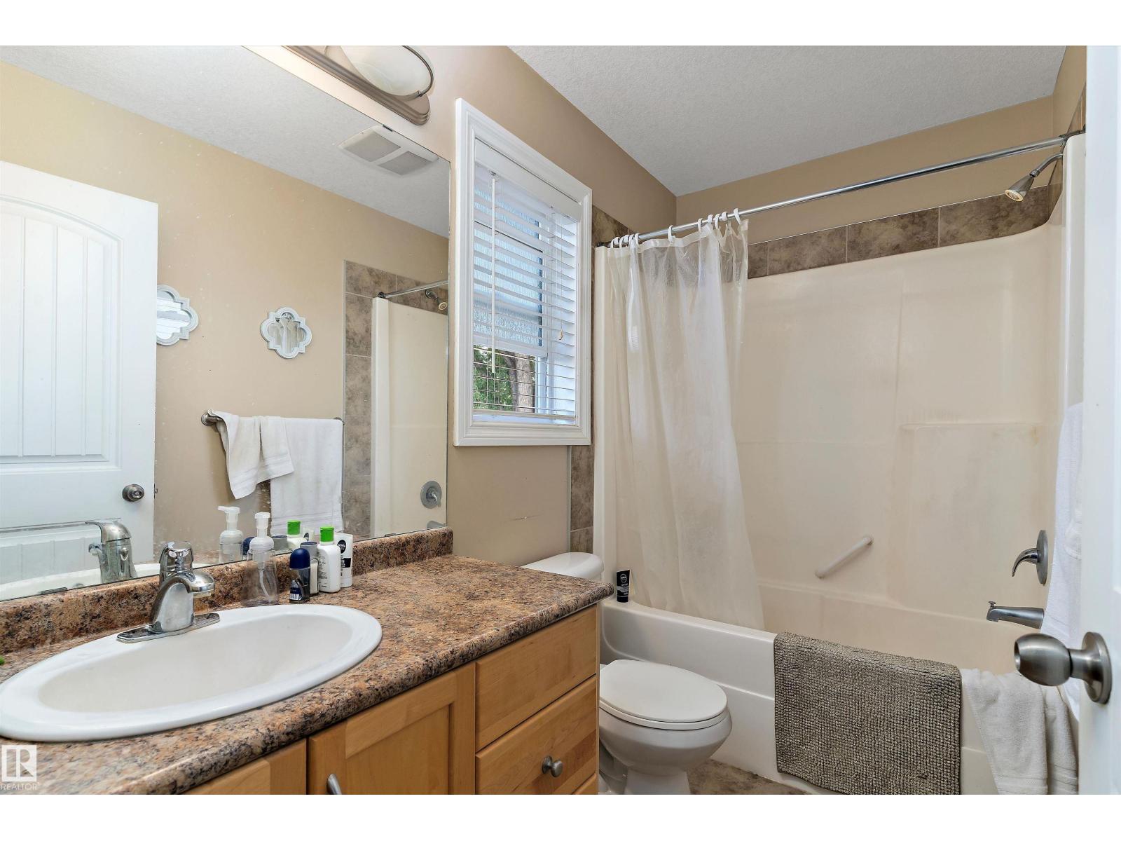 Photo 12 of 10924 92 St Nw Nw, Edmonton AB