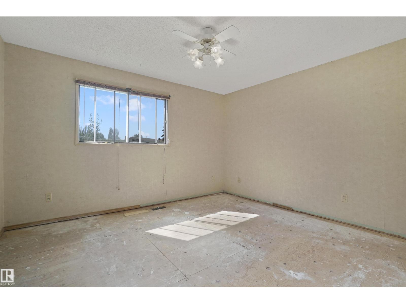 Photo 16 of 6222 11 Av Nw, Edmonton AB