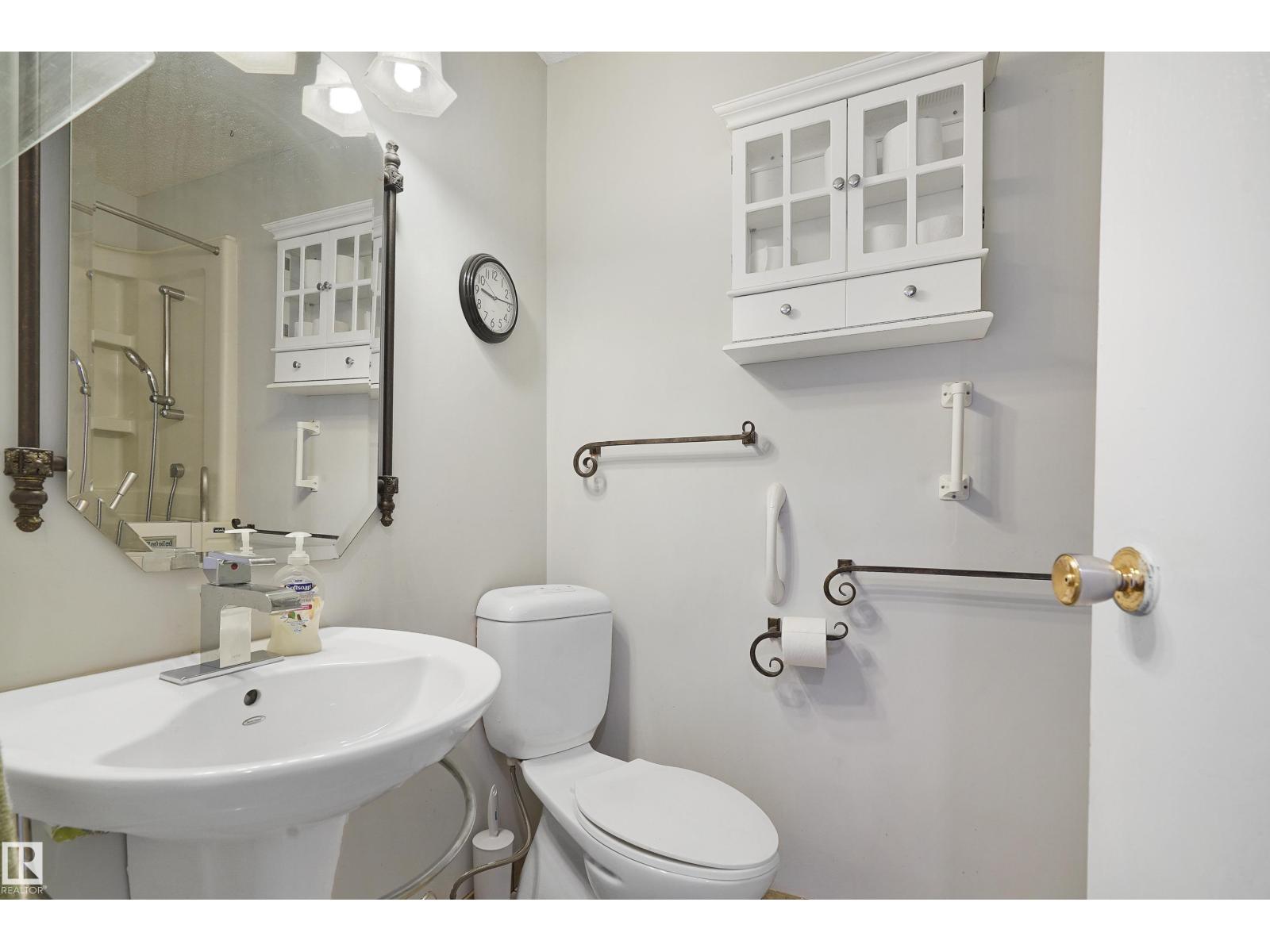 Photo 21 of 6222 11 Av Nw, Edmonton AB