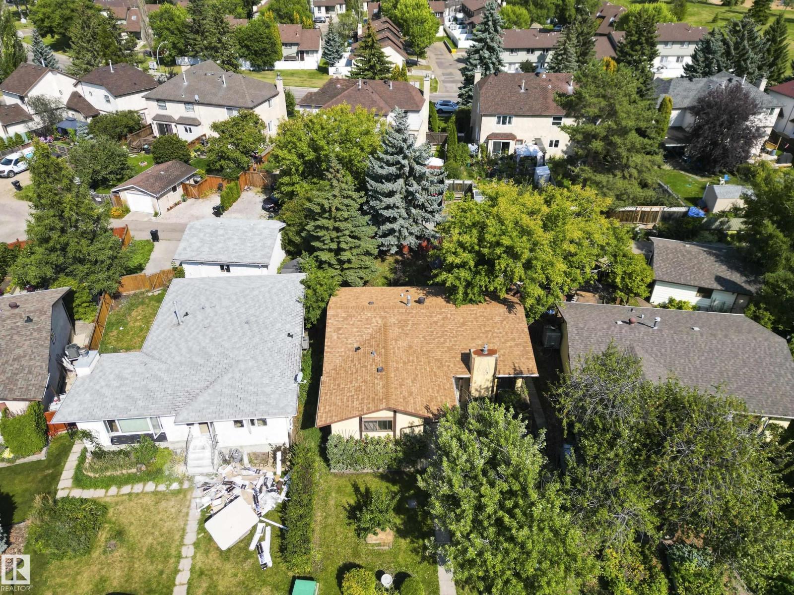 Photo 3 of 6222 11 Av Nw, Edmonton AB