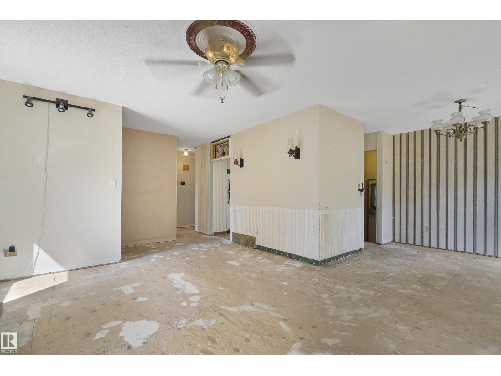 Photo 6 of 6222 11 Av Nw, Edmonton AB
