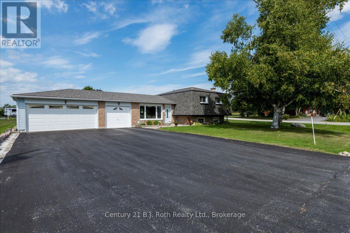 Photo 1 of 14 Meadows Lane, Tiny ON