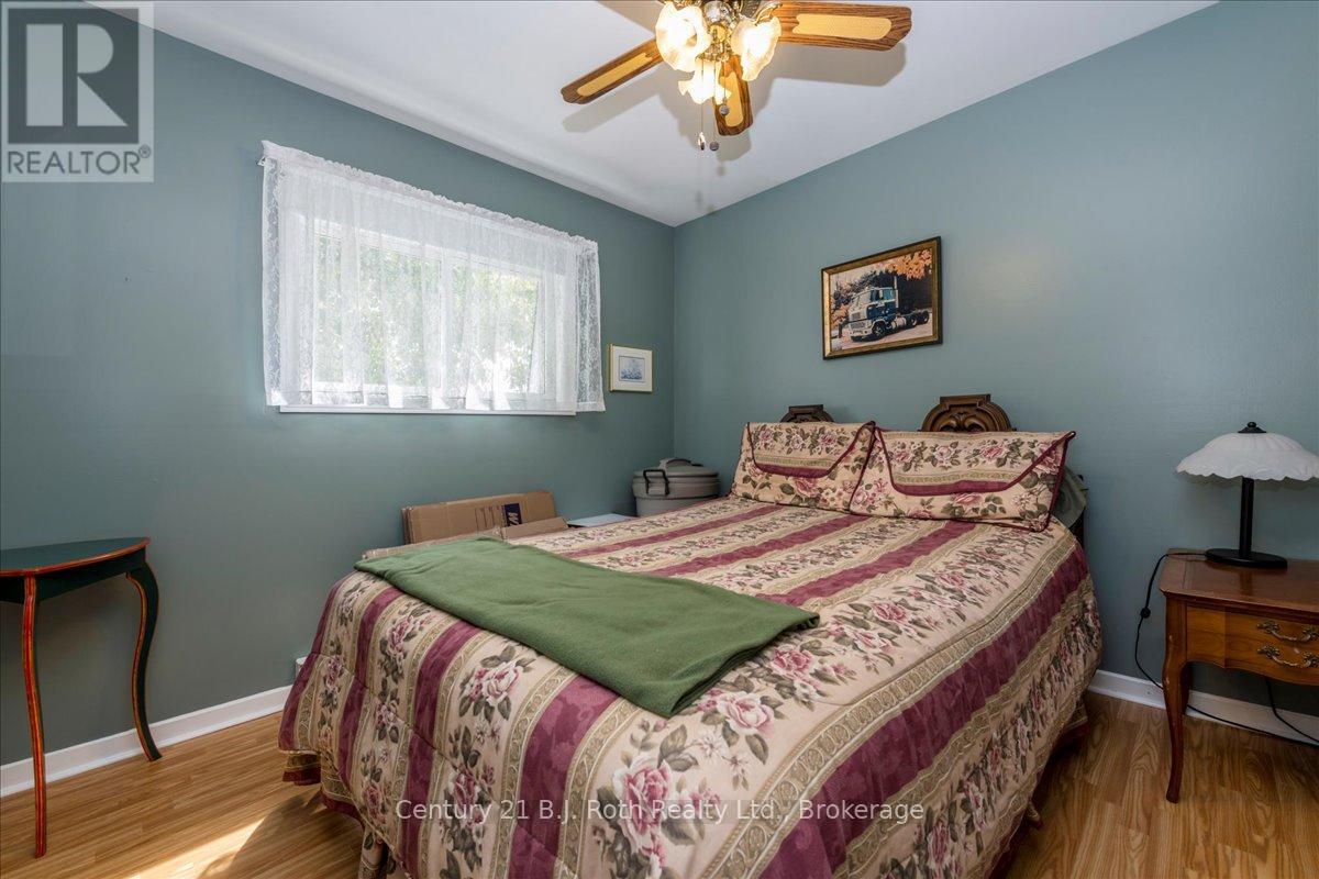 Photo 18 of 14 Meadows Lane, Tiny ON
