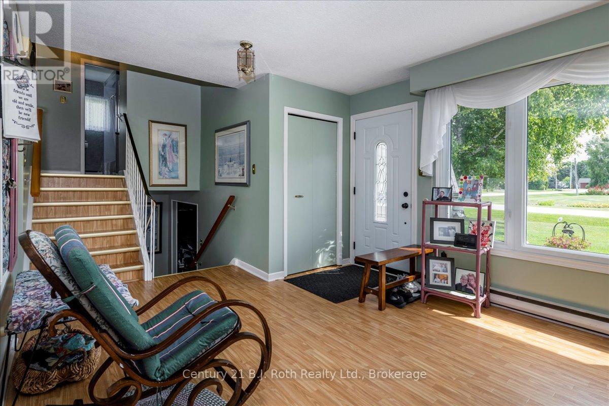 Photo 17 of 14 Meadows Lane, Tiny ON
