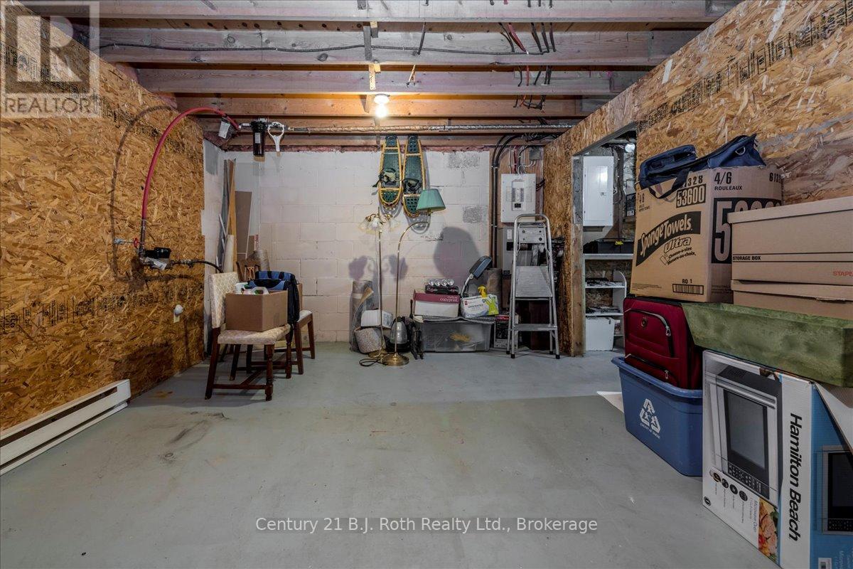 Photo 23 of 14 Meadows Lane, Tiny ON