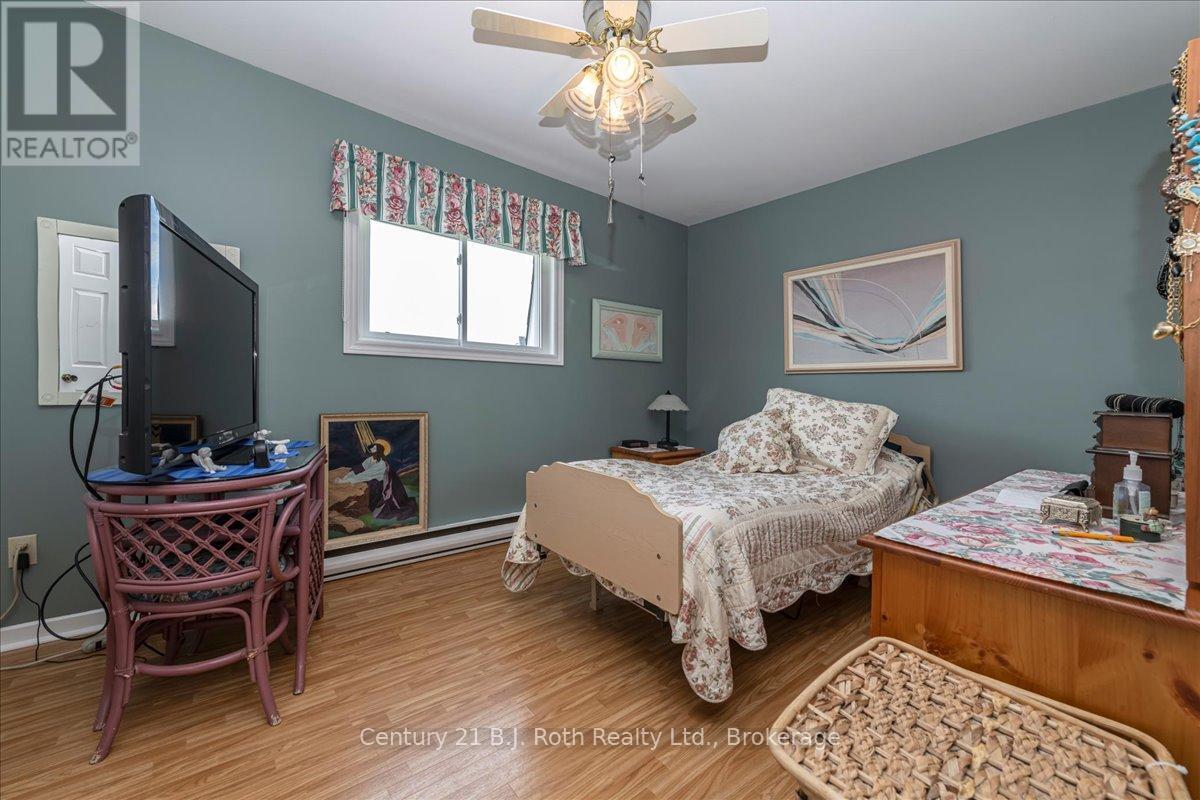 Photo 20 of 14 Meadows Lane, Tiny ON