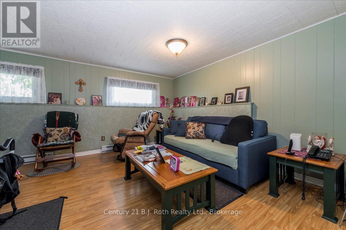 Photo 25 of 14 Meadows Lane, Tiny ON