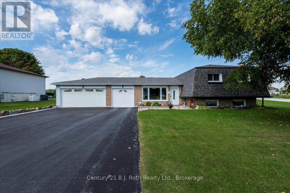Photo 29 of 14 Meadows Lane, Tiny ON