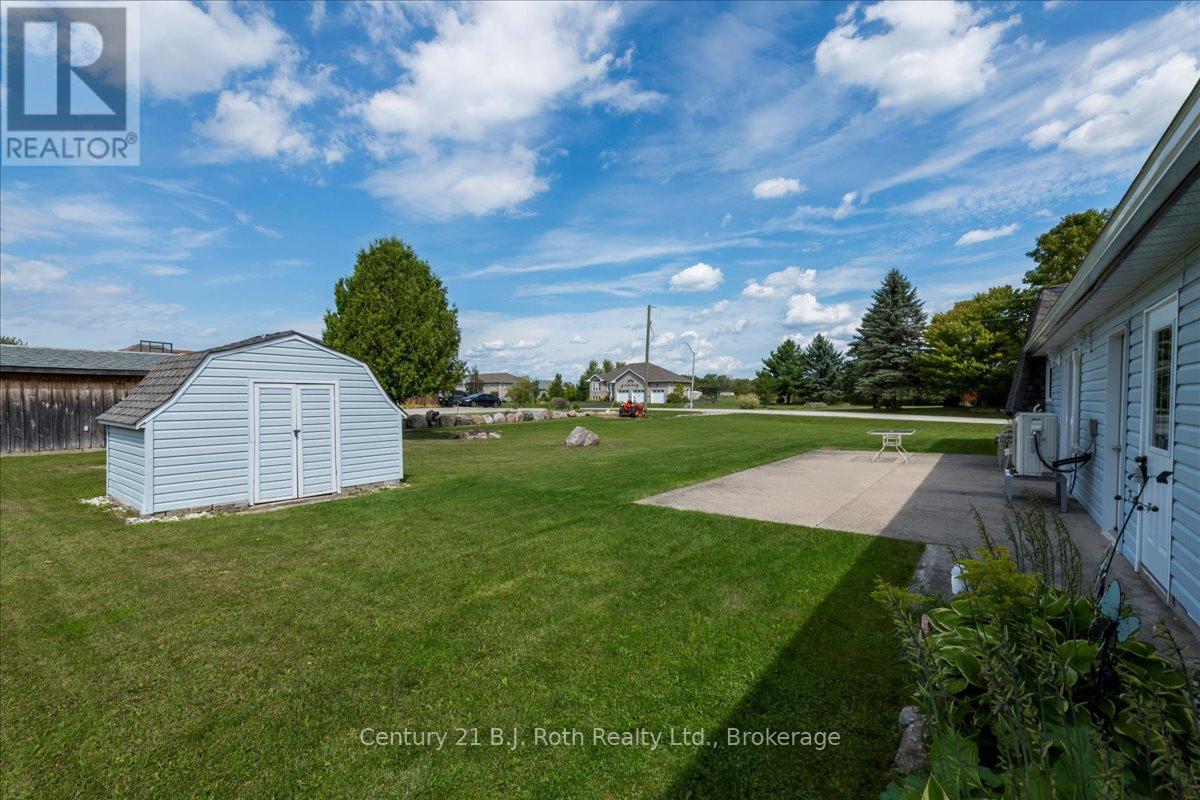 Photo 6 of 14 Meadows Lane, Tiny ON