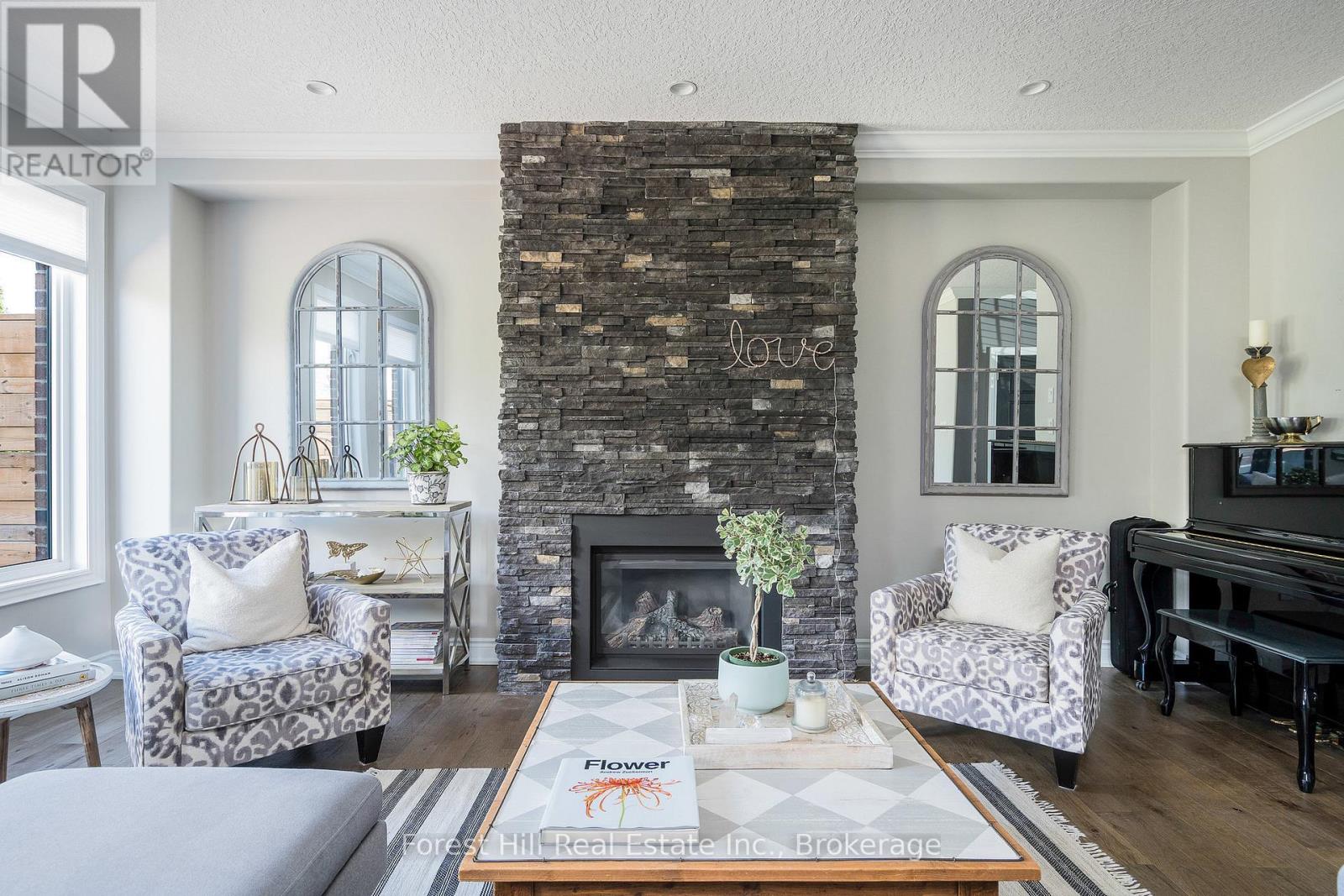 Photo 10 of 21 Marta Crescent, Barrie ON
