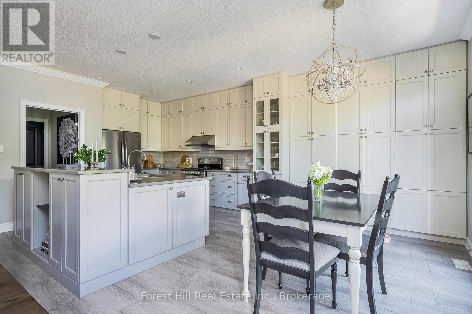 Photo 11 of 21 Marta Crescent, Barrie ON