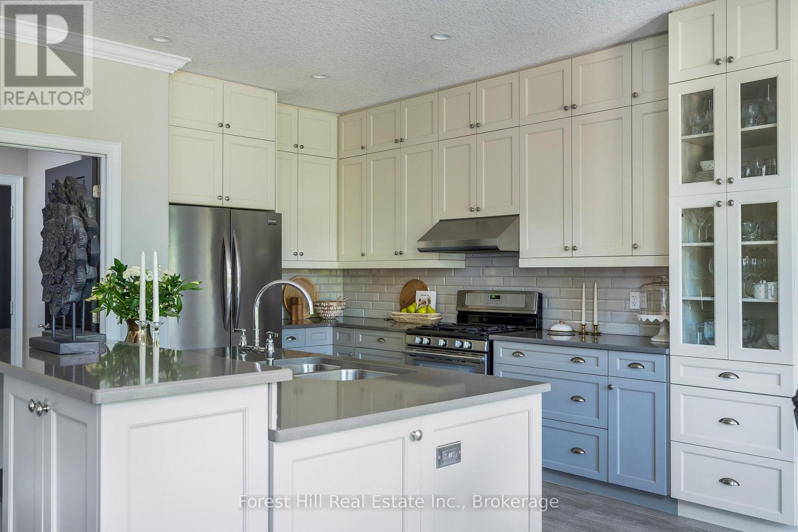 Photo 13 of 21 Marta Crescent, Barrie ON