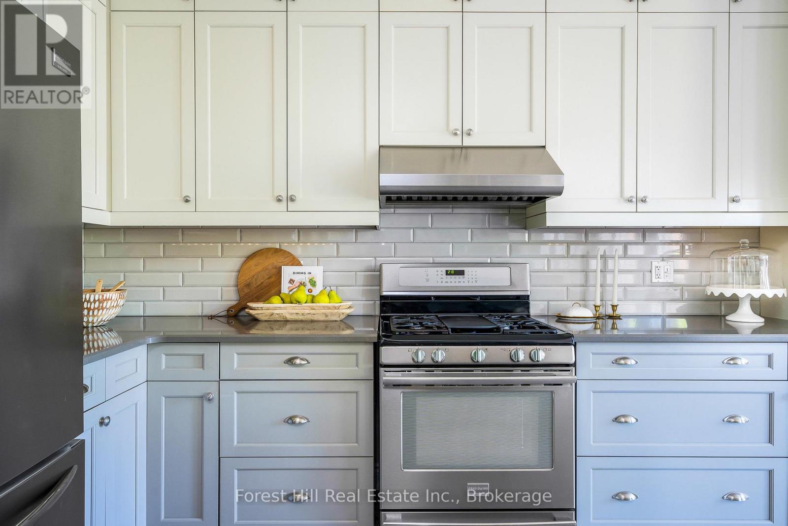 Photo 16 of 21 Marta Crescent, Barrie ON