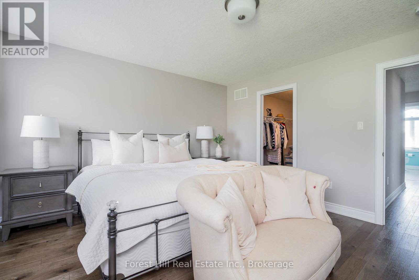 Photo 22 of 21 Marta Crescent, Barrie ON