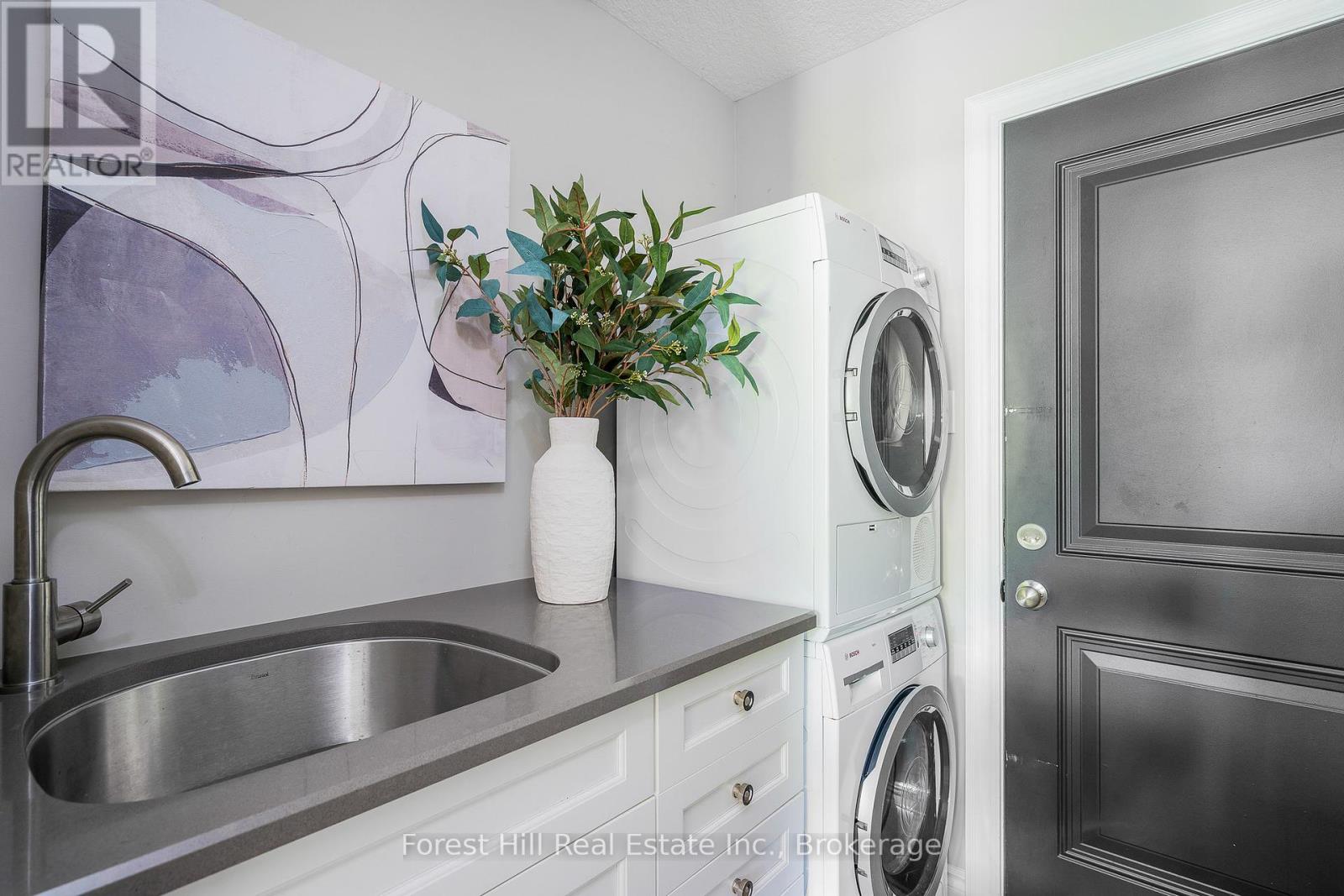 Photo 19 of 21 Marta Crescent, Barrie ON