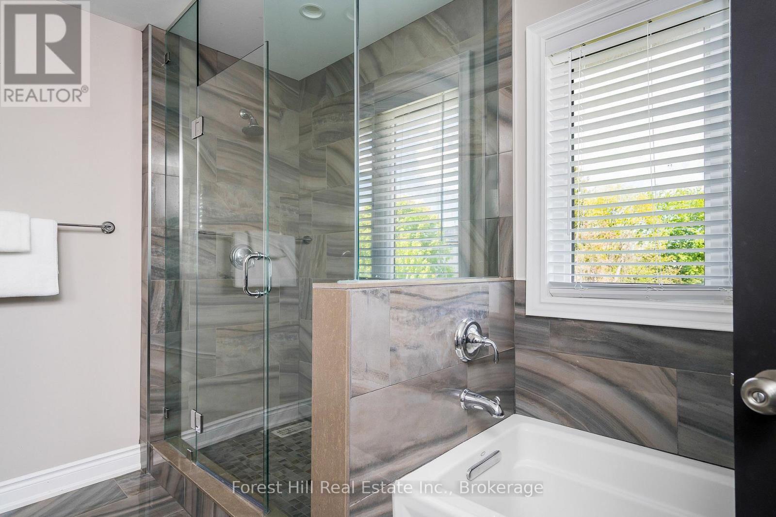 Photo 26 of 21 Marta Crescent, Barrie ON
