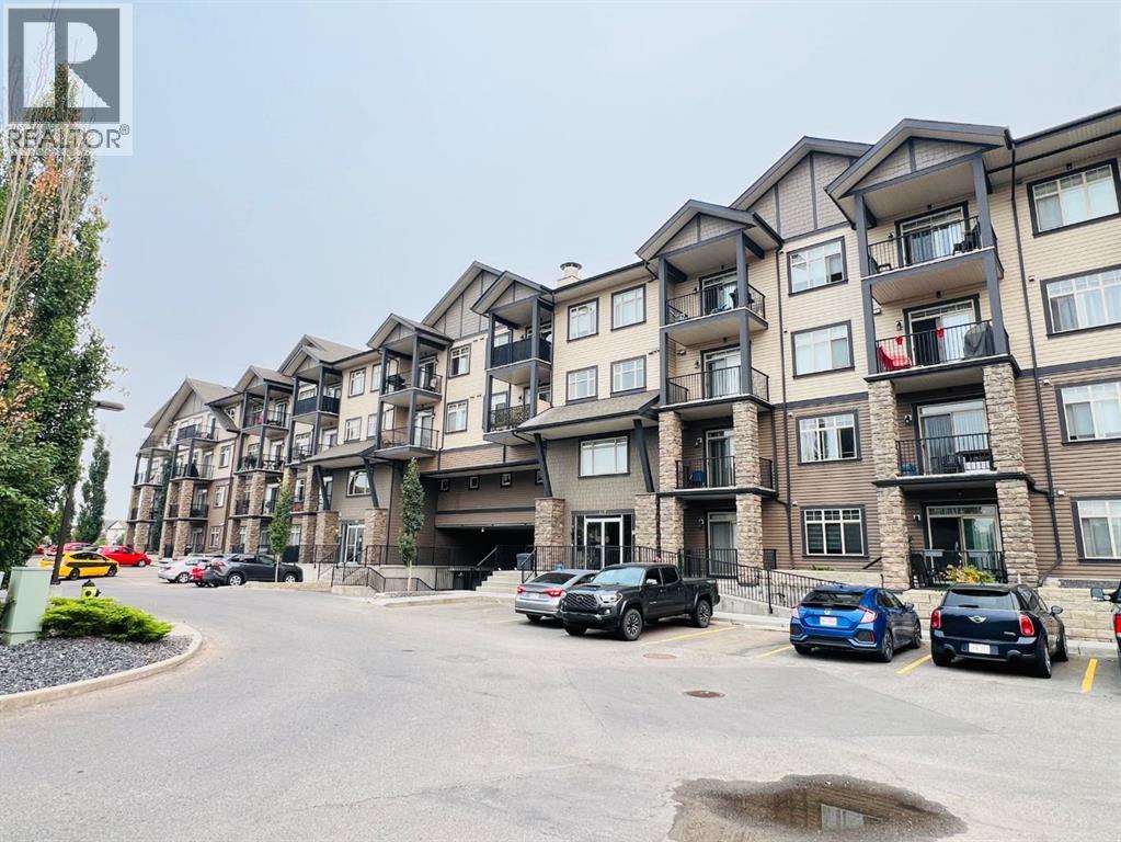 Photo 1 of 312 117 Copperpond Common Se, Calgary AB