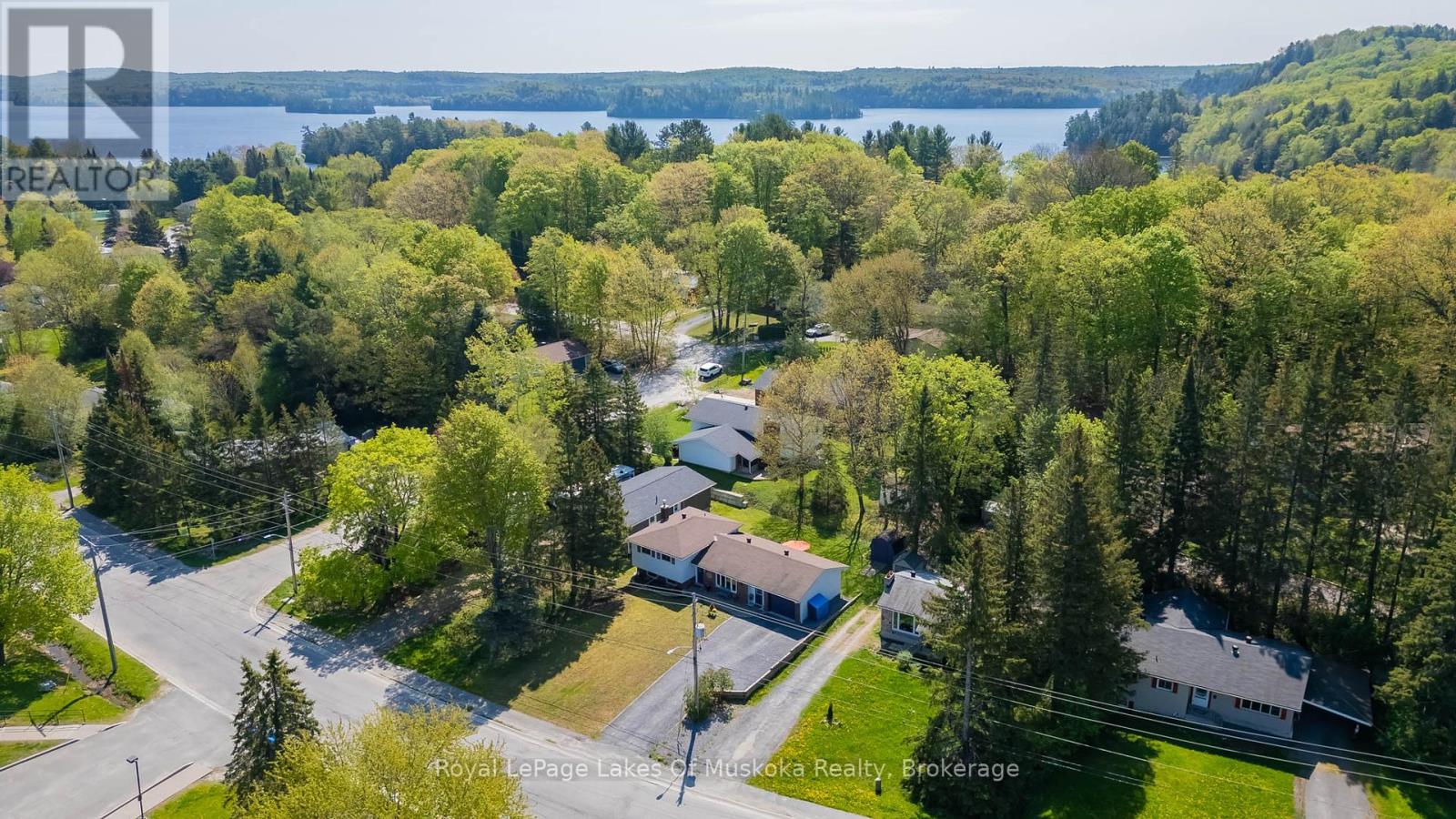 Photo 35 of 11 Meadow Park Drive, Huntsville ON