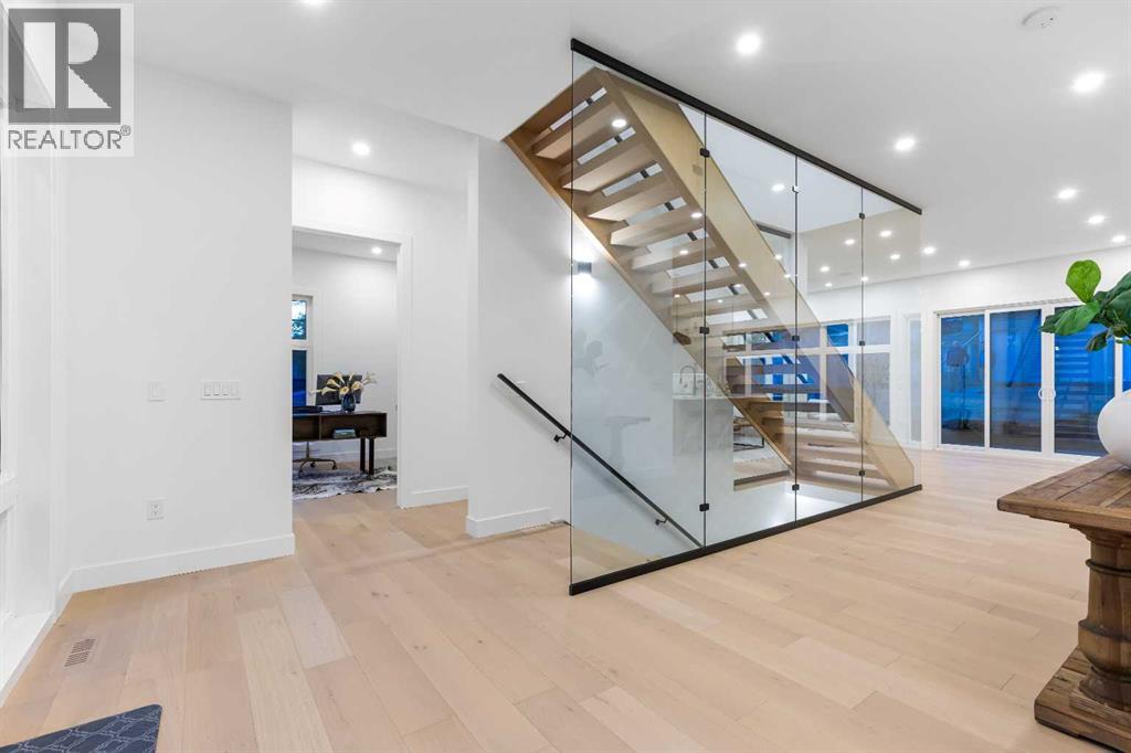 Photo 9 of 4840 22 Avenue Nw, Calgary AB