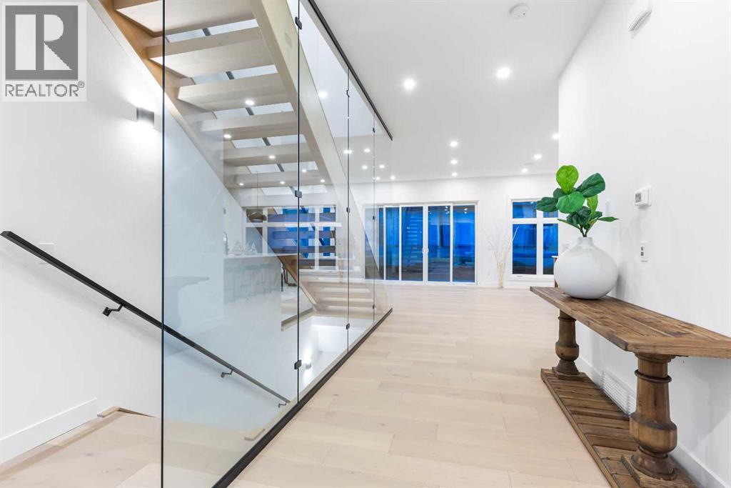 Photo 6 of 4840 22 Avenue Nw, Calgary AB