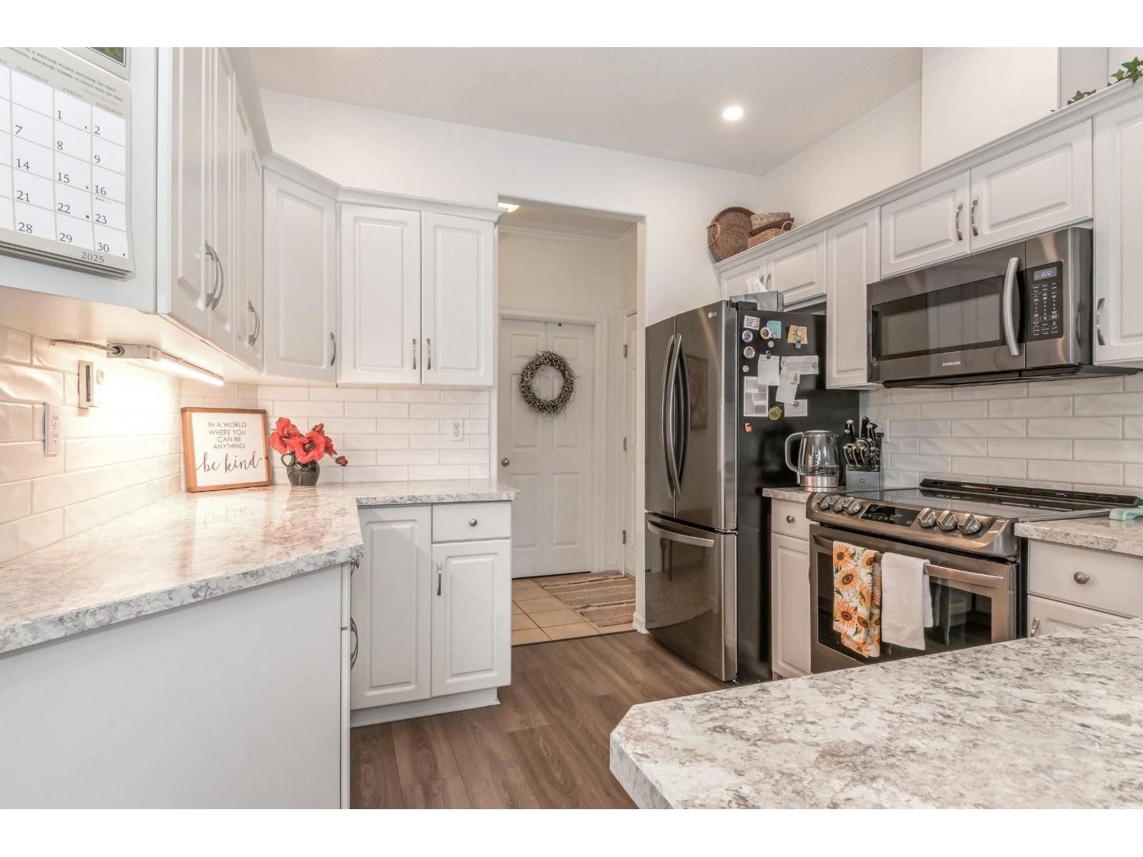 Photo 8 of 301 2772 Clearbrook Road, Abbotsford BC