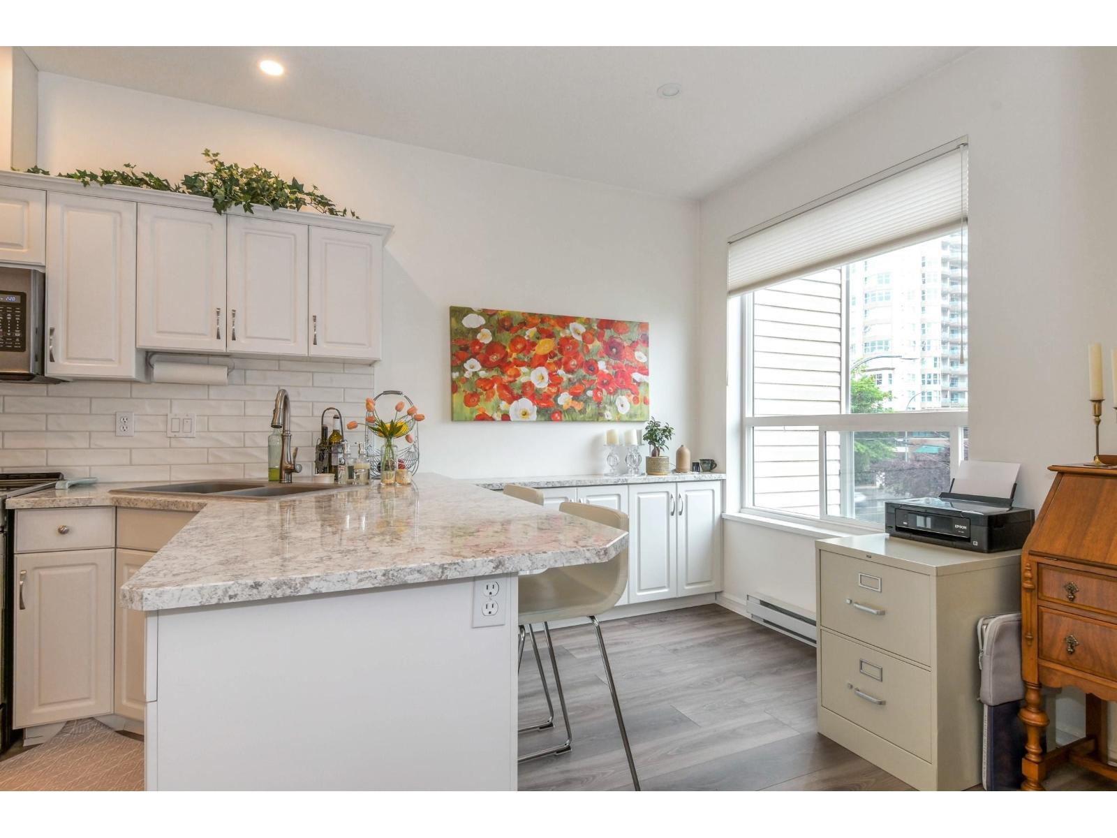 Photo 6 of 301 2772 Clearbrook Road, Abbotsford BC