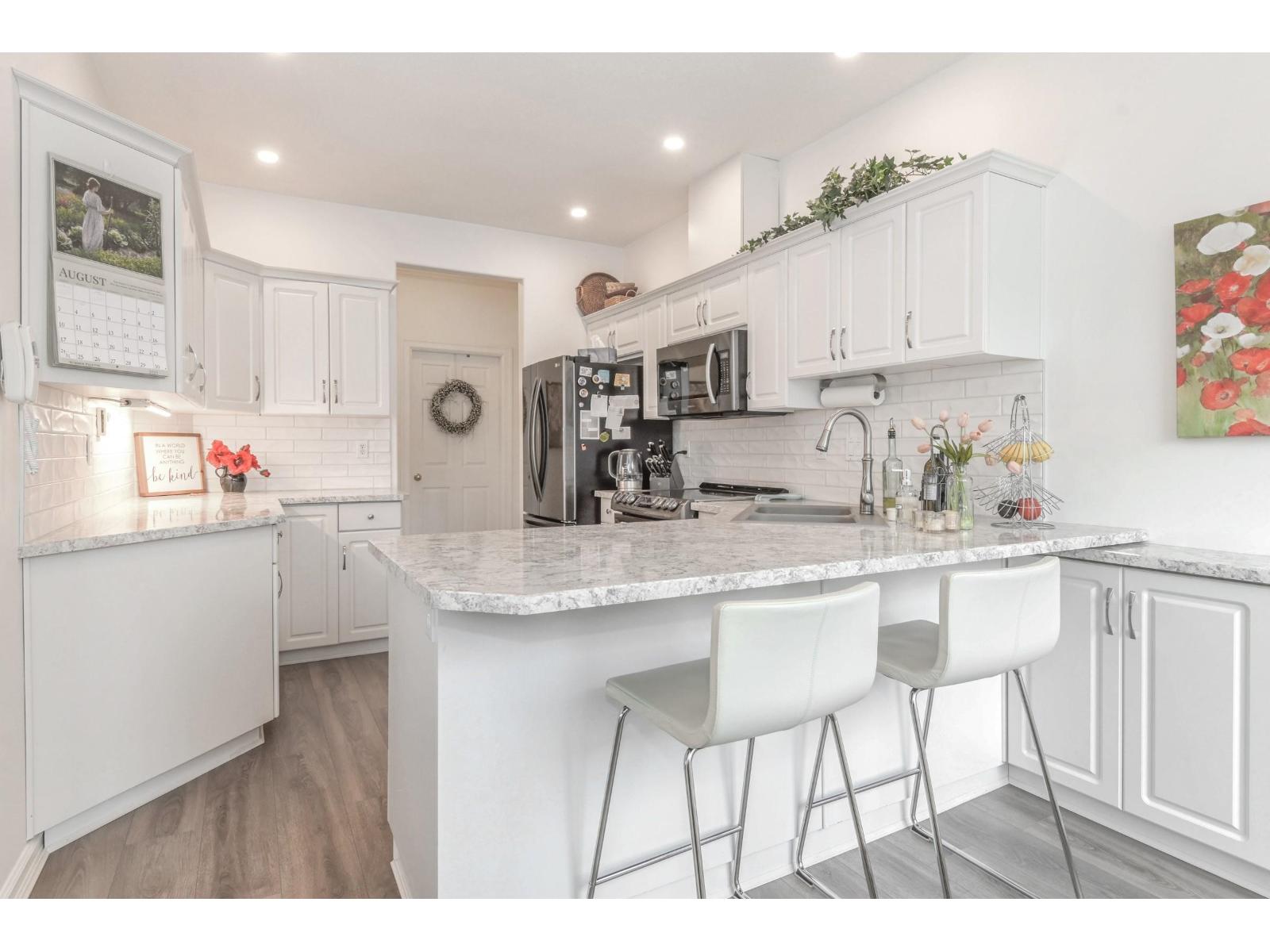 Photo 7 of 301 2772 Clearbrook Road, Abbotsford BC