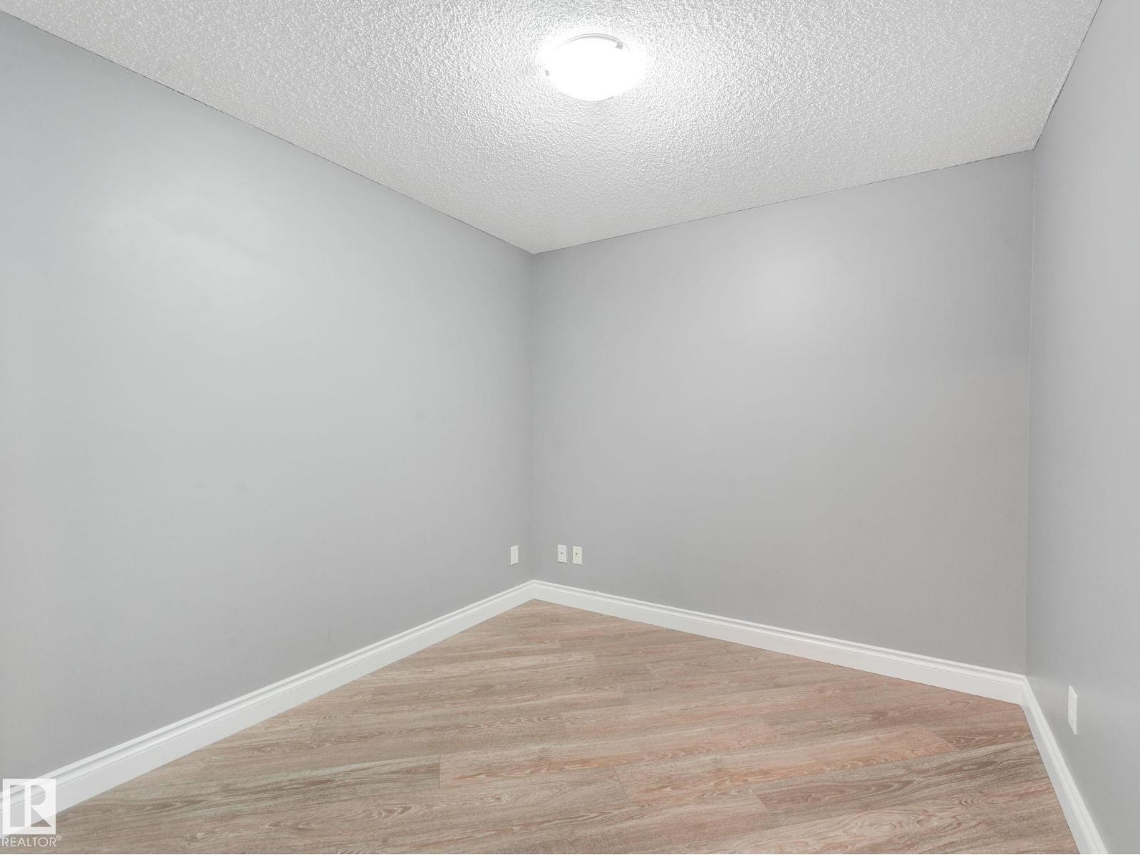 Photo 16 of 332 16035 132 St Nw, Edmonton AB