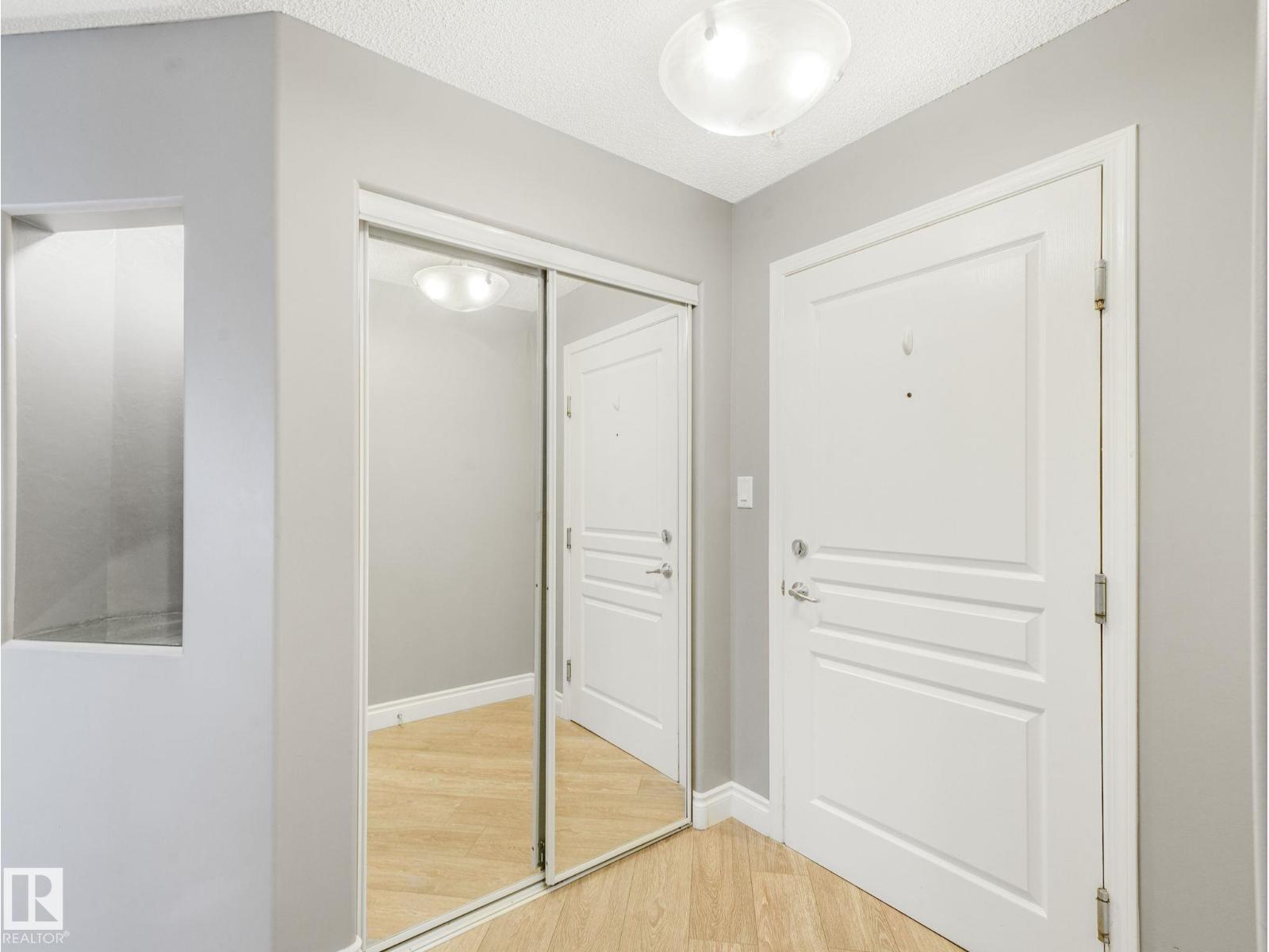 Photo 3 of 332 16035 132 St Nw, Edmonton AB
