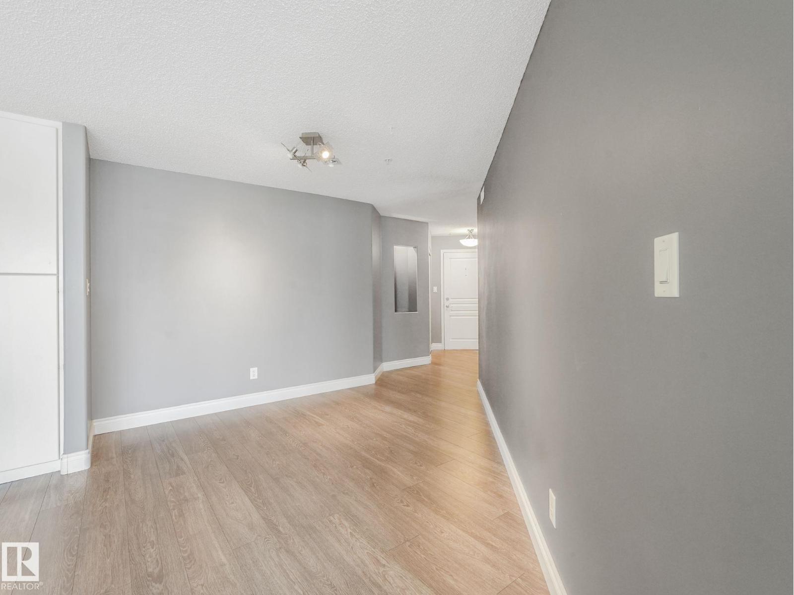 Photo 4 of 332 16035 132 St Nw, Edmonton AB
